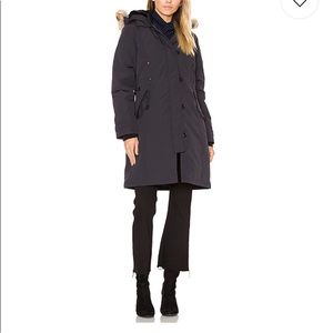 Canada Goose Kensington Parka Women’s Small.  Used Condition.